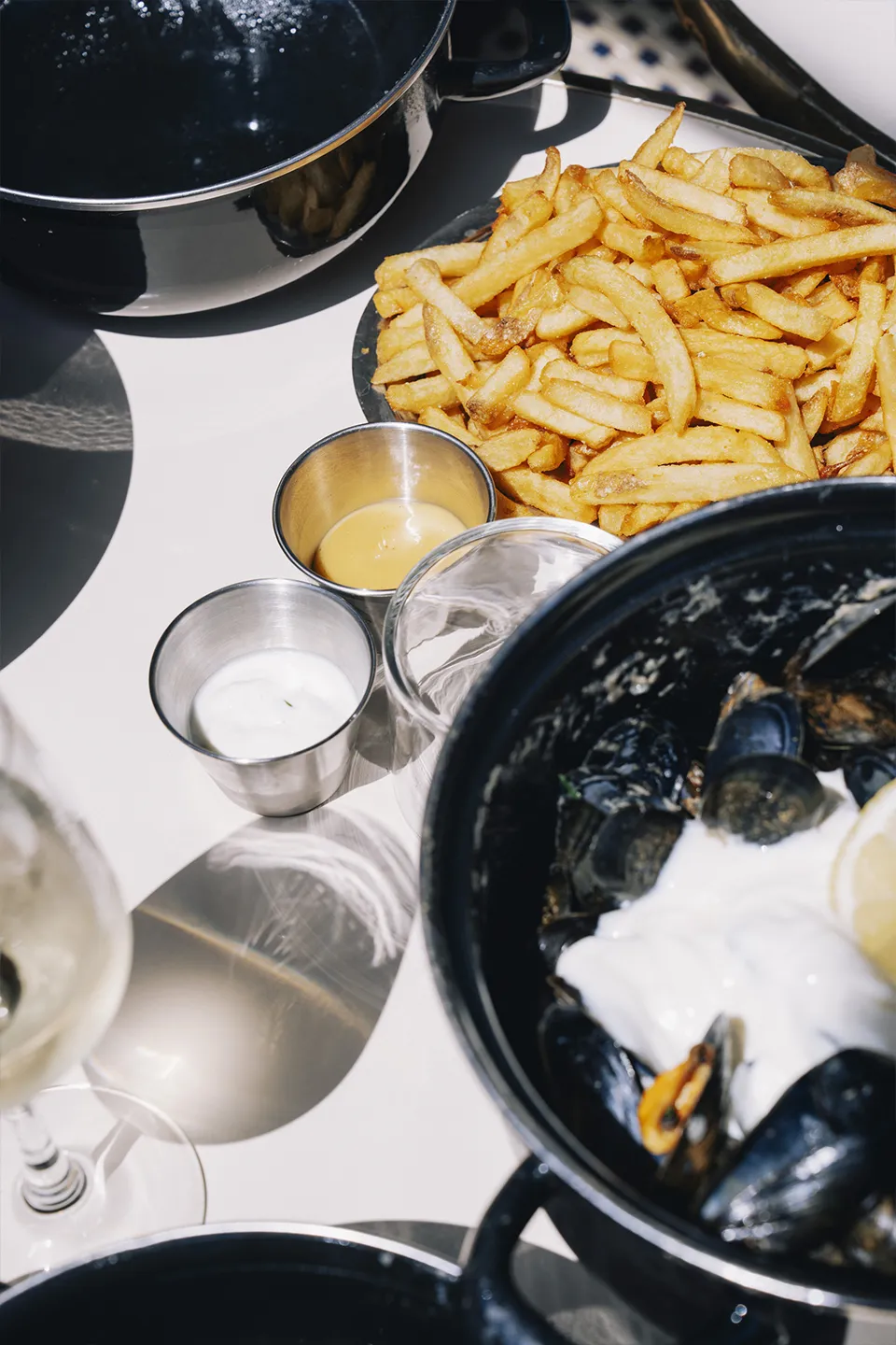 la moulette restaurant terrasse moules frites marinière curry roquefort crème citron sauce vin